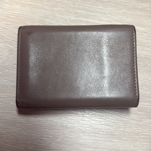 YSL COMPACT TRIFOLD WALLET TAUPE ALL LEATHER - Picture 3 of 10
